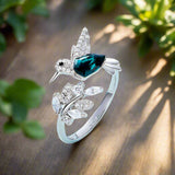 Säädettävä Kolibri-kimalteinen sormus timantilla.