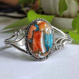 Rannekoru elävillä jalokivikoristeilla