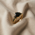 Hienostunut pyöreä zirkonia-klo-sormus