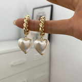 Eleganttiset helmihyttyset korvakorut
